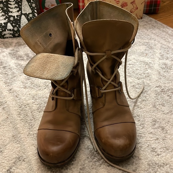 Sorel Joan of Arctic - Wedge Boots - Tan - 8.5 - Picture 10 of 10